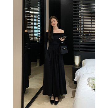 Haljina bez ramena, dugi rukavi, A-linijski kroj, visoki struk, PVC tkanina