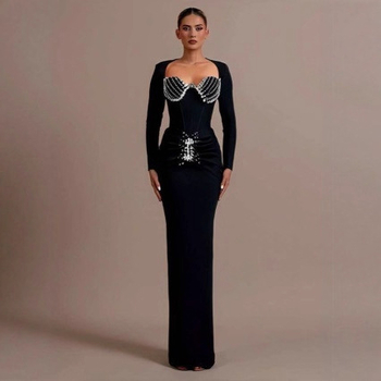 Večernja haljina s dugim rukavima, okruglim izrezom, visokim strukom i hotfix kristalima, izrađena od mercerisiranog pamuka.