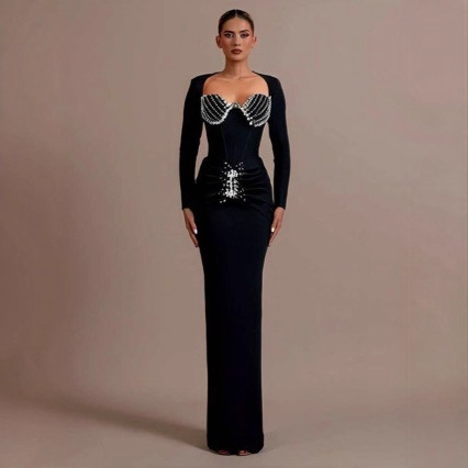 Večernja haljina s dugim rukavima, okruglim izrezom, visokim strukom i hotfix kristalima, izrađena od mercerisiranog pamuka.