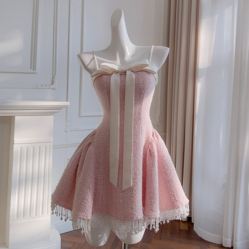 A-linija haljina bez rukava s visokim strukom, jednolinijski ovratnik, zatvarač, acetatni satenski s vunenim udjelom, detalj kolage/splice, zimsko izdanje 2025