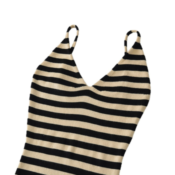Csíkos pántos ujj nélküli ruha, hosszú A-vonalú kötött ruha, pamut-elasztán — nyár 2025 (Pamut-elasztán; Csíkos; Pántok; Ujj nélküli; V-nyak)