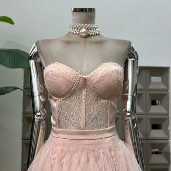 Без презрамки рокля с дантелени вложки, висока талия, дълга неравна пола, полиестерова материя, цип