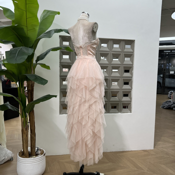 Без презрамки рокля с дантелени вложки, висока талия, дълга неравна пола, полиестерова материя, цип