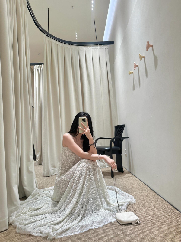 Haljina u francuskom stilu s teškom čipkom i šivanjem; bez rukava; duga A-linija; visok struk (Stretch polyester; Embroidery)