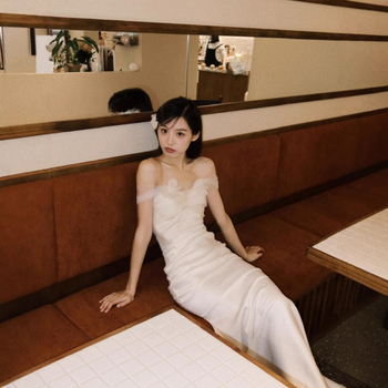 Сватбена рокля без презрамки, А‑линия, дълга пола, висока талия