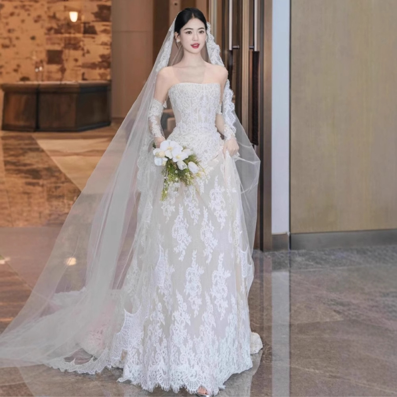 Vjenčana haljina bez naramenica - mali šlep, bez rukava, duga suknja, visok struk, tijesno krojenje