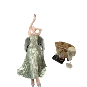 Pántos ruha virágos törött mintával, magas derék, hosszú A-vonalú ruha, poliészter–elasztán