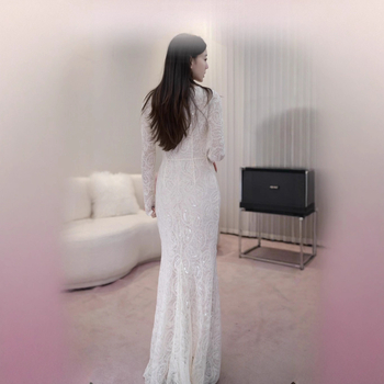 Haljina od poliestera, visokim strukom, duga suknja, okrugli izrez, dugi rukavi