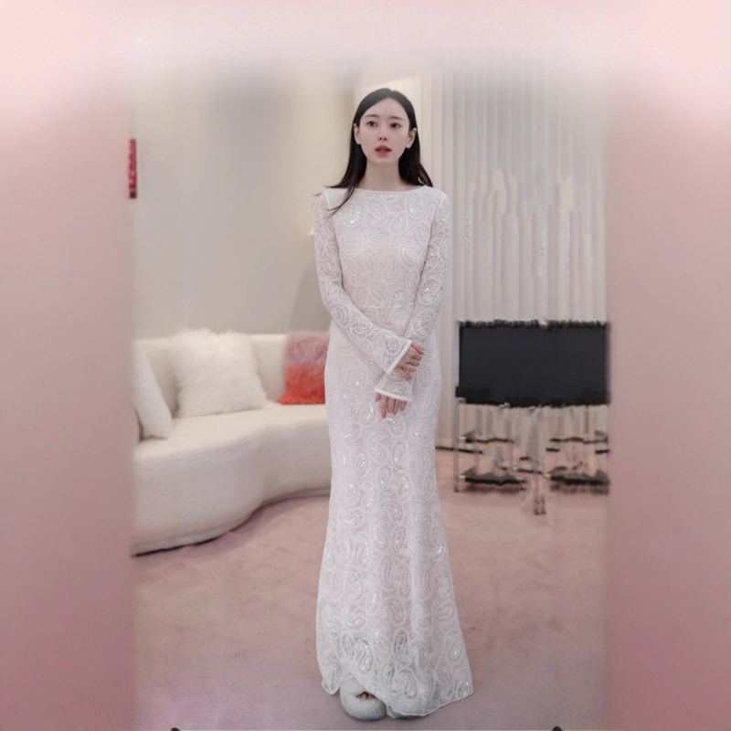 Haljina od poliestera, visokim strukom, duga suknja, okrugli izrez, dugi rukavi