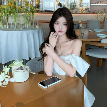 Haljina: jednostruki rameni dizajn s mašnom i perlastom trakom, A-linija, šifon