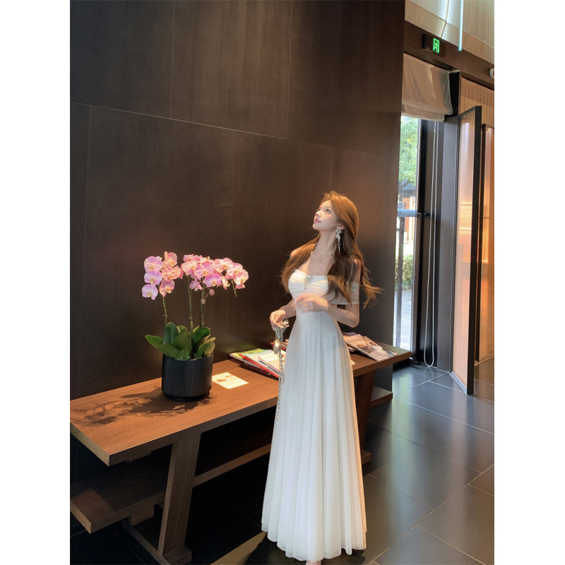 Haljina od mrežaste tkanine, duga A-linijska silueta, bez ovratnika, bez rukava, visokim strukom