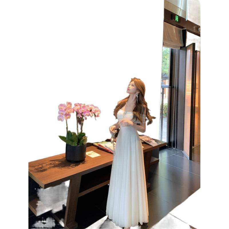 Haljina od mrežaste tkanine, duga A-linijska silueta, bez ovratnika, bez rukava, visokim strukom