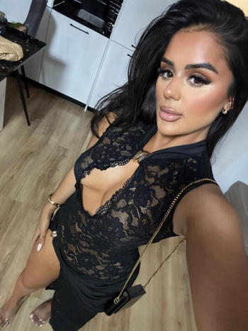 Haljina od čipke, okrugli izrez, bez rukava, duga suknja (Materijal: čipka; Ovratnik: okrugli izrez; Rukavi: bez rukava; Duljina: duga suknja)