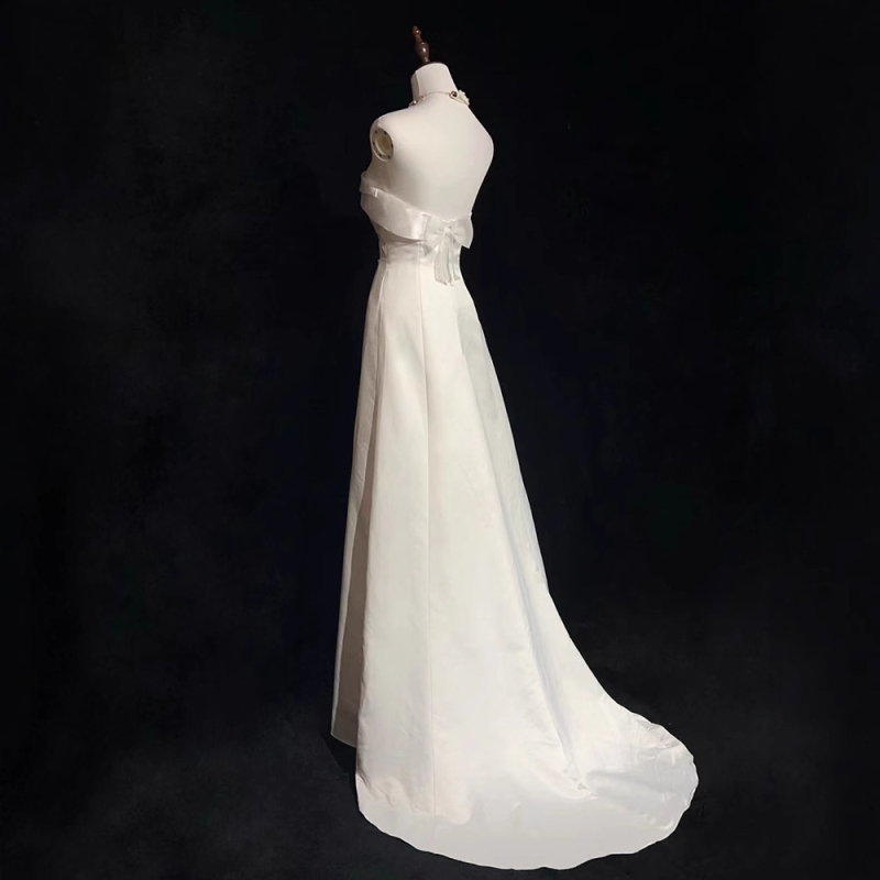 Váll nélküli menyasszonyi ruha, magas derekú siluett, hosszú szoknya, kis uszály, poliészter anyag