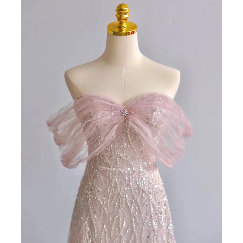 Estélyi ruha | magas derekú, halfarok sziluett, ujj nélküli, hosszú, poliészter anyagból