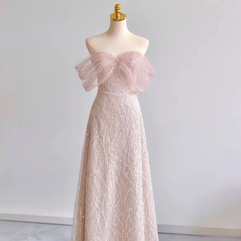 Estélyi ruha | magas derekú, halfarok sziluett, ujj nélküli, hosszú, poliészter anyagból