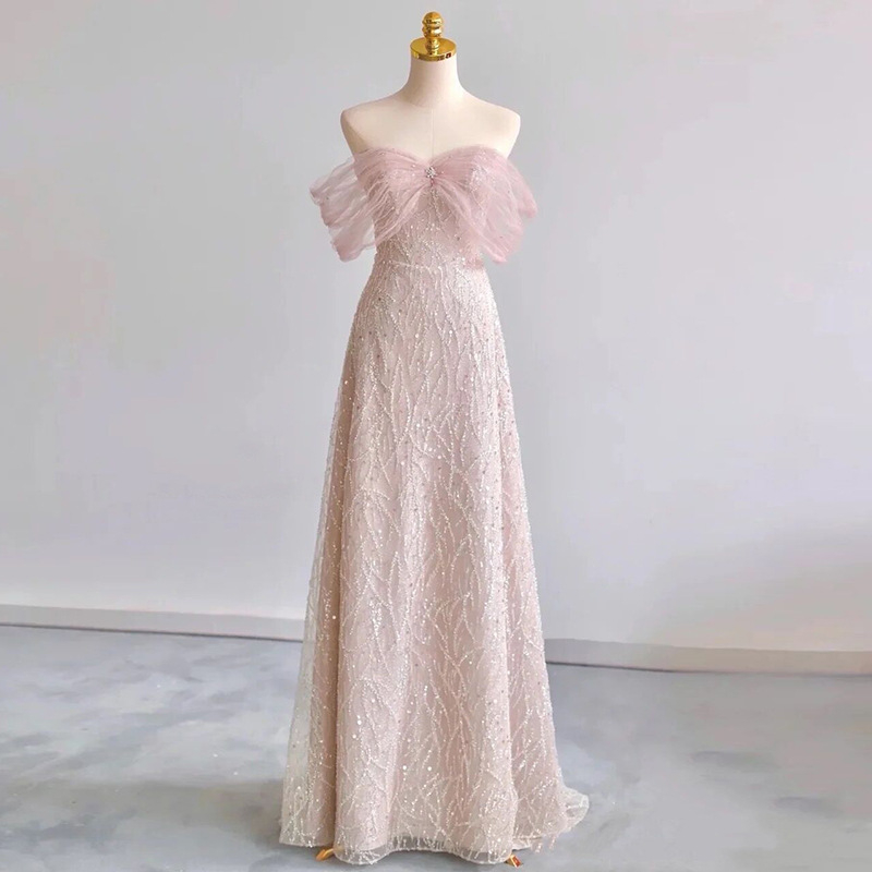 Estélyi ruha | magas derekú, halfarok sziluett, ujj nélküli, hosszú, poliészter anyagból