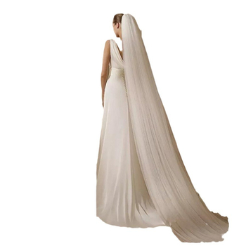 Menyasszonyi fátyol, 3 m hosszú, háromrétegű puha hálóból készült, nagy farokkal, hajfésűvel együtt, Soft Net anyag 70–80% poliészter és pamut