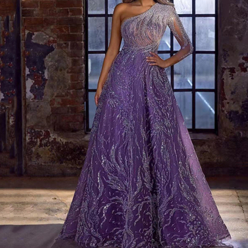 Вечерна рокля с пайети, дълги ръкави, с цепка, дълга пола, полиестер 70-80%