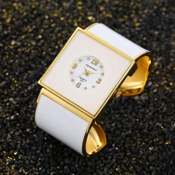 Férfi karóra kvarcos mozgatással, négyzet alakú tárca, ötvözet tok és szíj, analóg kijelző, spirál korona