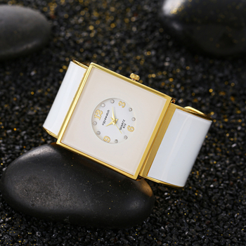 Férfi karóra kvarcos mozgatással, négyzet alakú tárca, ötvözet tok és szíj, analóg kijelző, spirál korona