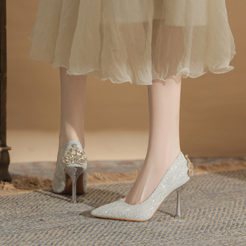 Francia-stílusú esküvői magassarkú cipő, hegyes orrú, 6–8 cm sarkú, Grate felsőrész, gumitalp