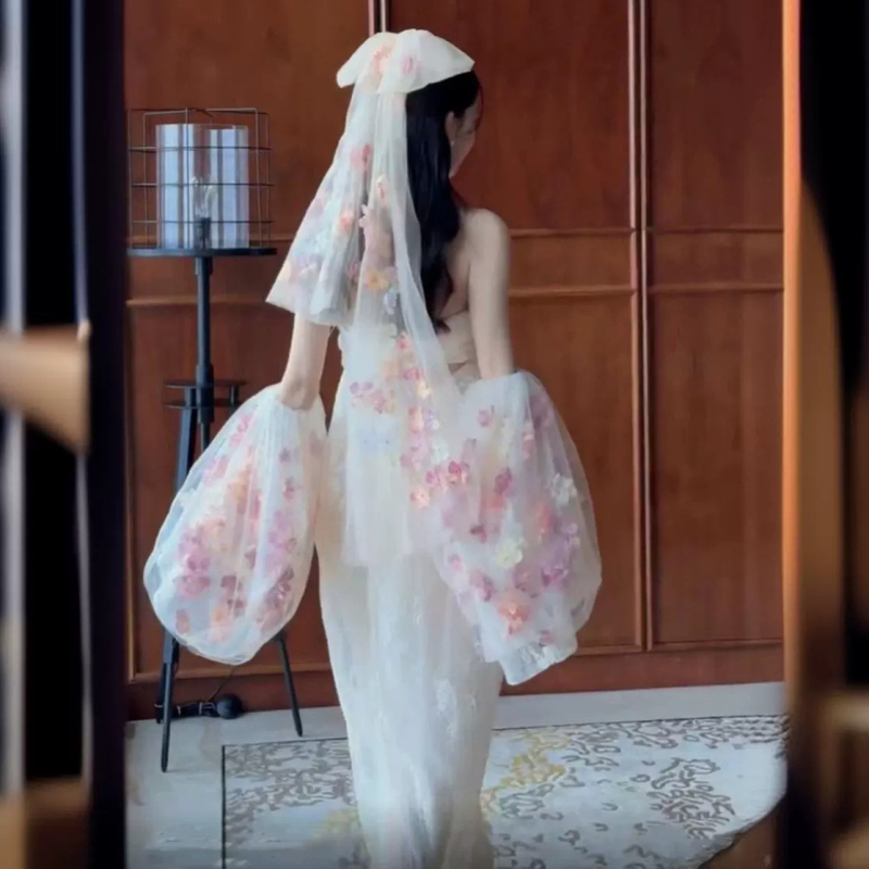 Сватбена рокля без презрамки, дълга пола с tutu стил и висока талия