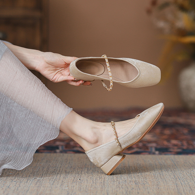 Γυναικεία Παπούτσια για Παρανύφες: Τετράγωνη Μύτη, Χαμηλό Τακούνι (1–3 εκ.), Επάνω Μέρος από Υπερ-Ίνες, Σόλα Καουτσούκ