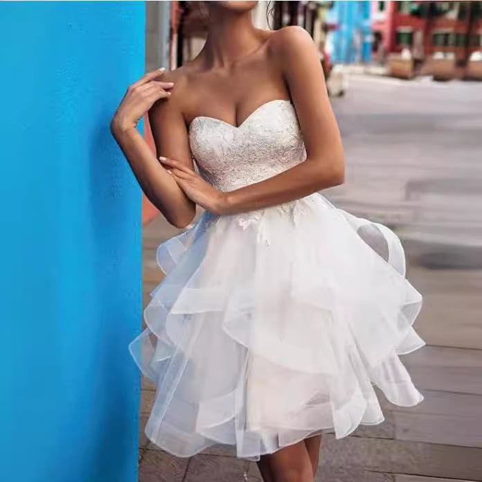 Νυφική δαντελένια τουαλέτα με ψηλή μέση, βαθύ V-ντεκολτέ, πριγκιπικά μανίκια