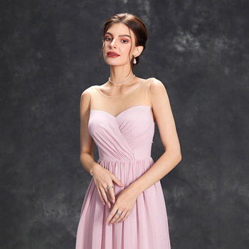 Estélyi ruha A-vonalú, ujjatlan, hímzett poliészter anyag