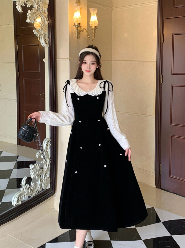 Elegáns velúr ruha kettő rész hatású illúzióval, hosszú ujjú, csipkés gallér, A-vonalú középméretű szoknya, 70–80% poliészter