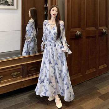 Rochie din chiffon cu imprimeu, decolteu în V, mâneci clopot, talie elastică, lungime lungă