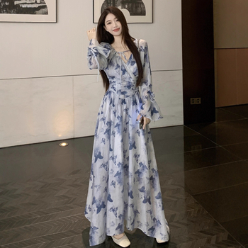 Rochie din chiffon cu imprimeu, decolteu în V, mâneci clopot, talie elastică, lungime lungă