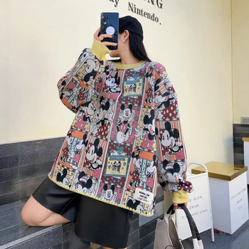 Ženski fleece džemper, ležernog kroja, okrugli ovratnik, dugi rukavi, all-over crtani print, korejsko-japanski casual zimski stil.