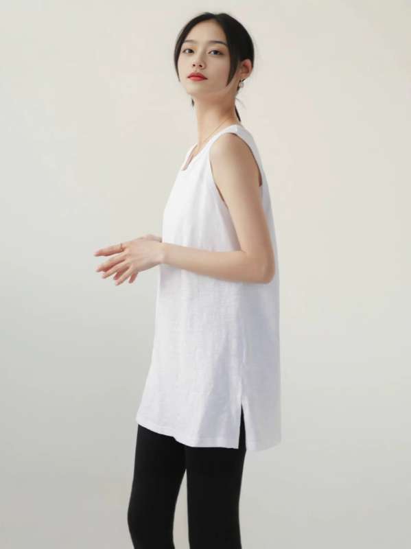 Női középmagasságú, ujjatlan top sling stílusban, milk-silk anyag, elasztán és regenerált cellulóz rostokkal