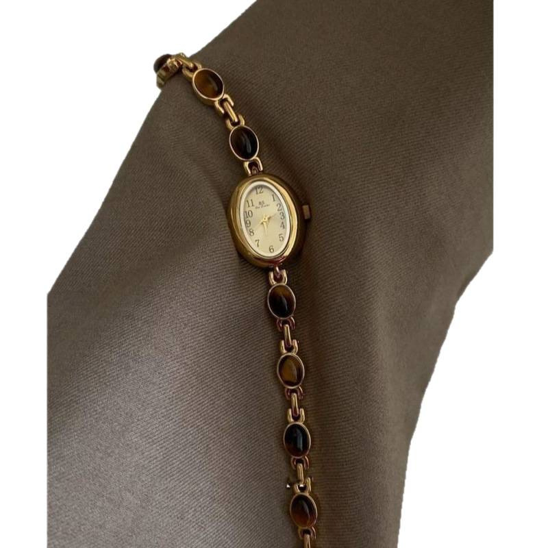 Sieviešu pulkstenis niche light luxury augstākās klases retro modes Maillard temperament — Biezums 10 mm; Nav ūdens izturība; Stils: Korejiešu stils; Izcelsme: Guangdong; Izlaiduma sezona: vasara 2025