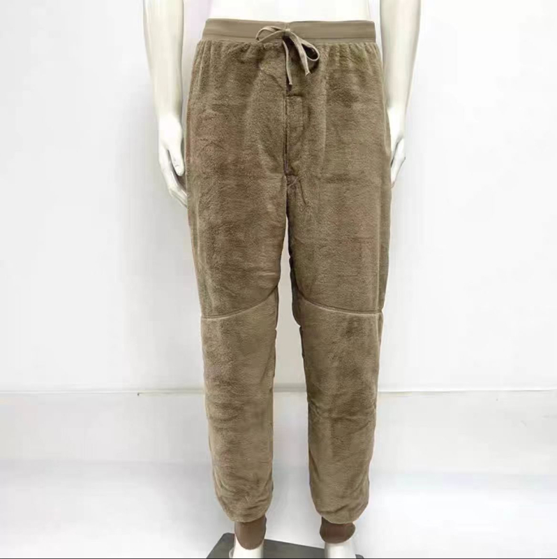 Flīsa jaka un bikses komplekts, stils: kombinēts flīss, audums: kokvilnas maisījums, oderes materiāls: poliesteris, pūšu saturs: 36