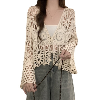 Adīts kardigans ar šalli un saitēm | Audums: aitu vilna; Raksts: viendabīgs; Piedurknes tips: bat piedurkne; Apkakle: polo; Garums: 50–65 cm