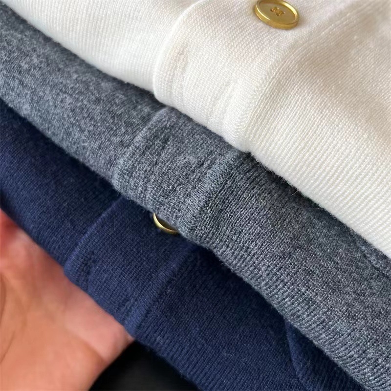 Pulover cu guler polo, croială slim, mâneci lungi, amestec din viscose 30–50%, Toamna 2023