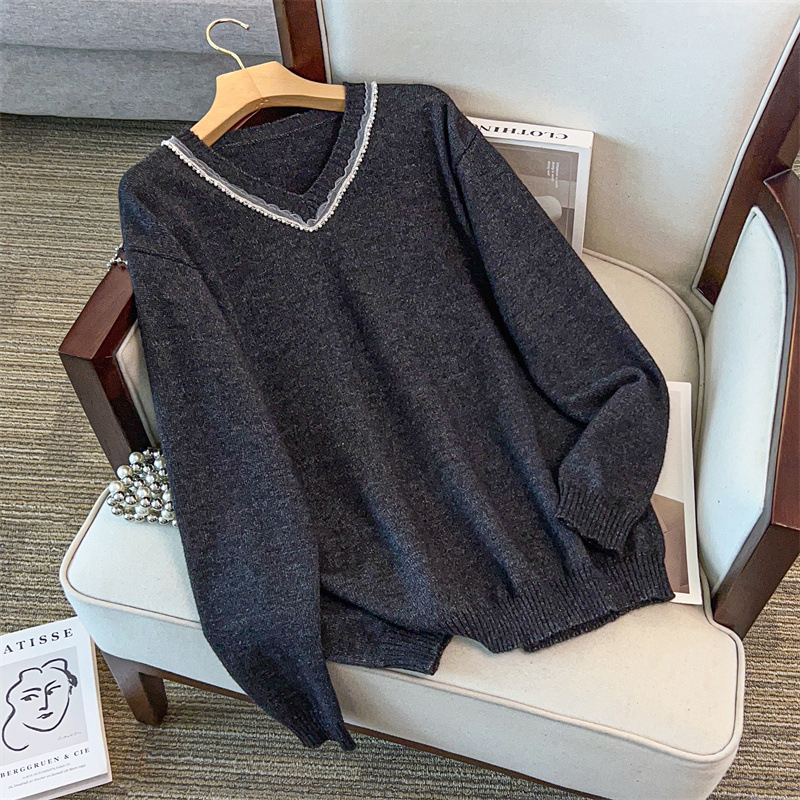 Moteriškas megztinis su gobtuvu iš Arctic fleece, V kaklo iškirptė, vidutinio ilgio, ilgomis rankovėmis, žiema 2025