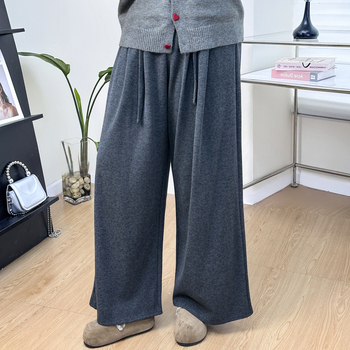 Moteriškas megztas kardiganas - rudens–žiemos 2025, poliesteris 90–95%, megztas audinys, ilgos rankovės