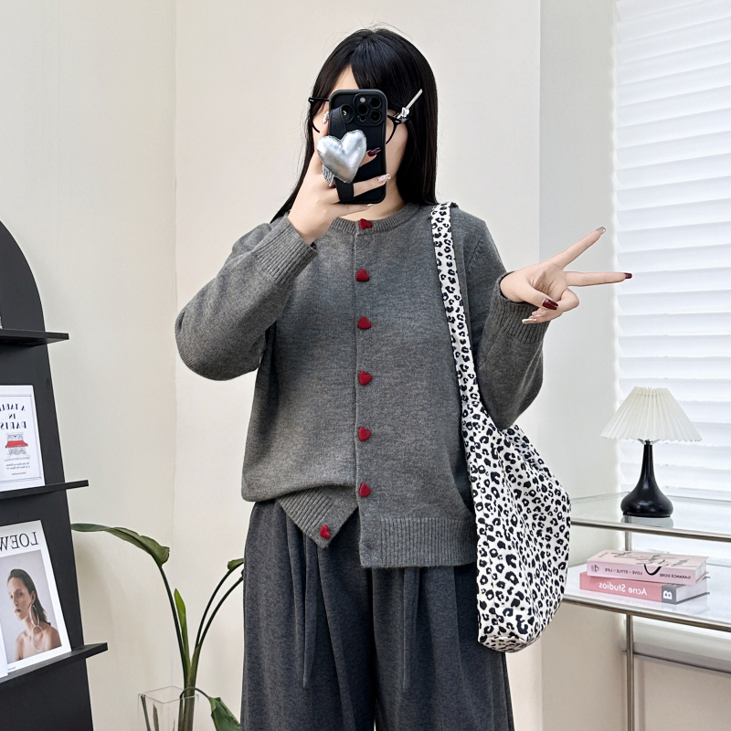 Moteriškas megztas kardiganas - rudens–žiemos 2025, poliesteris 90–95%, megztas audinys, ilgos rankovės