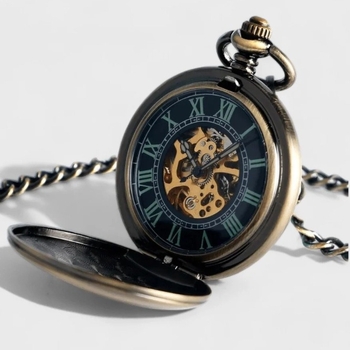 Klasisks mehāniskais kabatas pulkstenis ar luminescējošu cifereni un pasaules laiku, pielāgojams