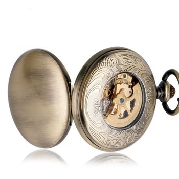 Klasisks mehāniskais kabatas pulkstenis ar luminescējošu cifereni un pasaules laiku, pielāgojams