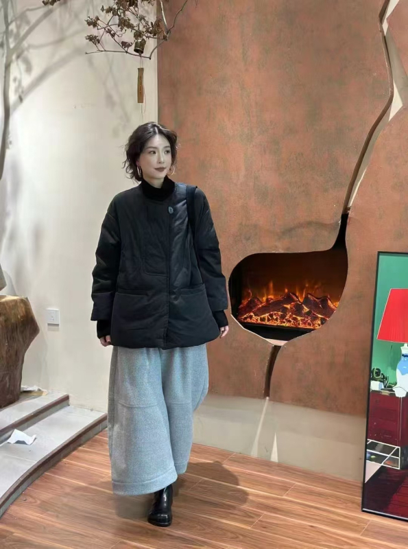 Geacă de iarnă pentru femei, mărime plus, croială lejeră, guler rotund, mâneci lungi, iarnă 2025, material exterior din bumbac, umplutură cu puf de rață 101–200 g, 86–90% puf, stil casual japonez/coreean