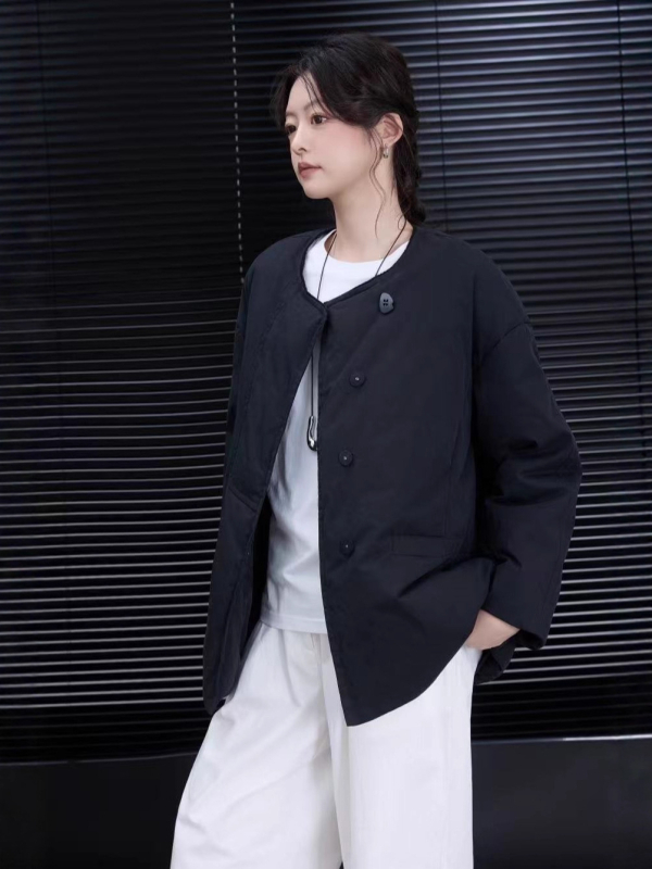 Geacă de iarnă pentru femei, mărime plus, croială lejeră, guler rotund, mâneci lungi, iarnă 2025, material exterior din bumbac, umplutură cu puf de rață 101–200 g, 86–90% puf, stil casual japonez/coreean