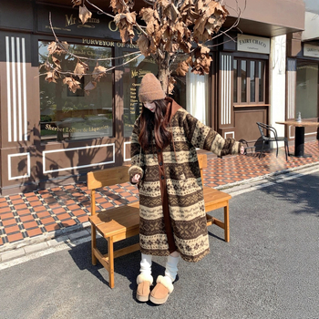 Ženski jakna — korejskog stila, kapuljača, srednja duljina, poliester (Sezona: jesen 2025; Materijal: poliester; Uzorak: Fair Isle; Duljina: srednja; Stil: korejski)