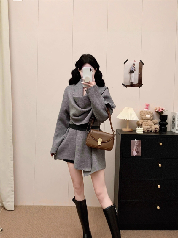 Sievietēm adīts kardigāns ārējai apģērbam ar vidukļa līnijas nostiprinošu piegriezumu, brīvs raksts, vienkrāsains, Swing apkakle, garas piedurknes, ziemas 2025