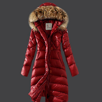 Дамско палто с полиестер-памучен пълнеж, удължен модел, със стояща яка и свалящ се изкуствен косъм на яка, дълги ръкави