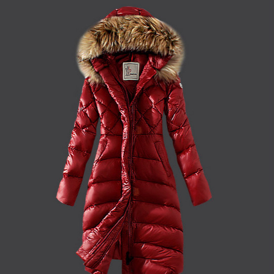 Дамско палто с полиестер-памучен пълнеж, удължен модел, със стояща яка и свалящ се изкуствен косъм на яка, дълги ръкави